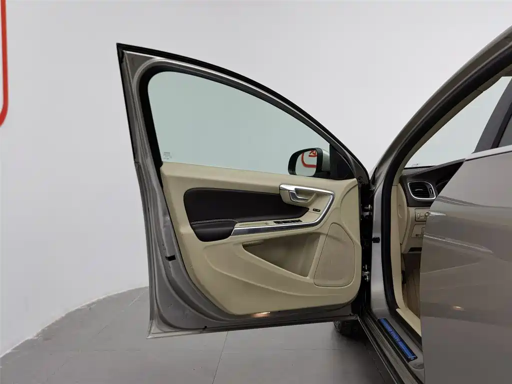 Volvo S60 2015 S60L T5