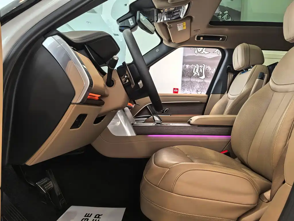 Land Rover Range Rover 2024 3.0 L6 400PS Long Wheelbase