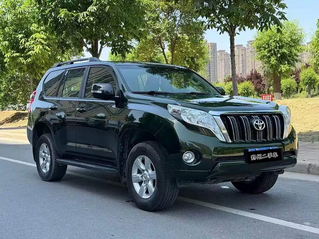 Toyota Land Cruiser Prado 2016 2.7L AT Standard