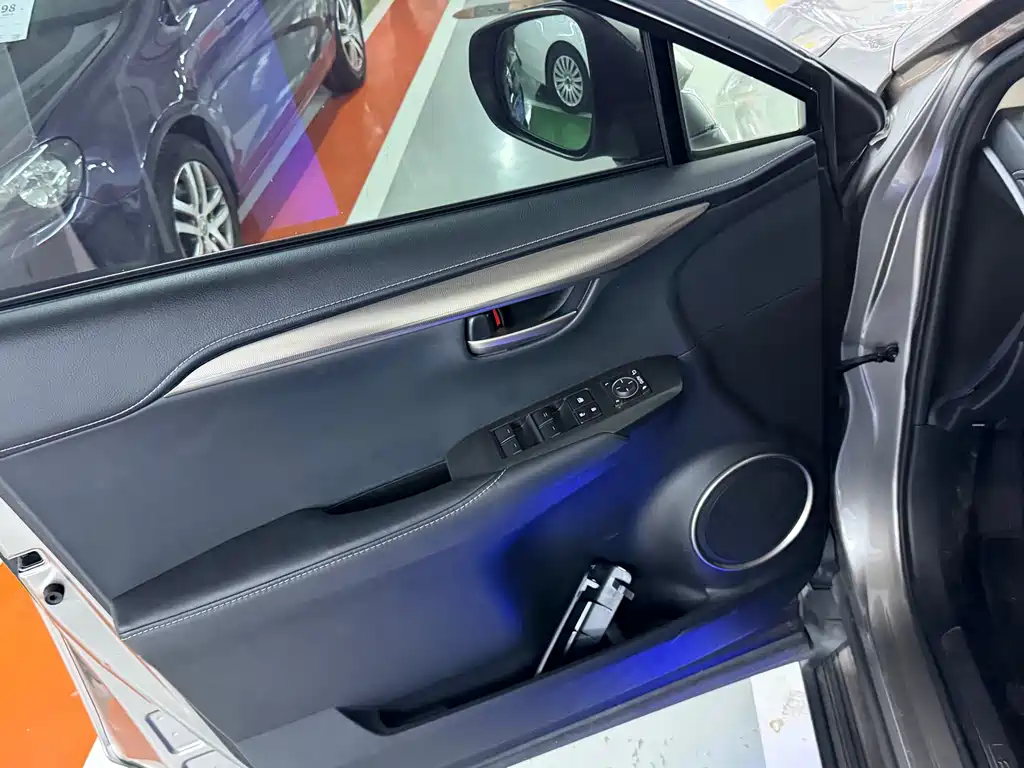 Lexus NX — миниатюра 9