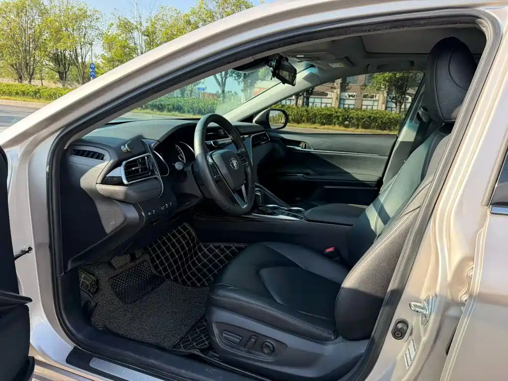 Toyota Camry — миниатюра 13