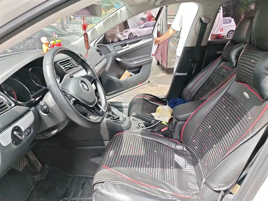 Volkswagen Sagitar 2015 230TSI AT Comfort