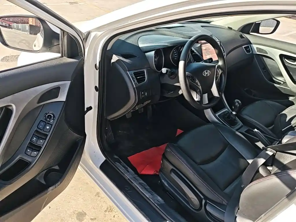 Hyundai Elantra Langdong — миниатюра 16