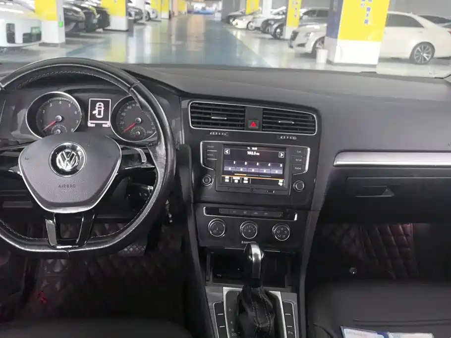 Volkswagen Golf — миниатюра 12