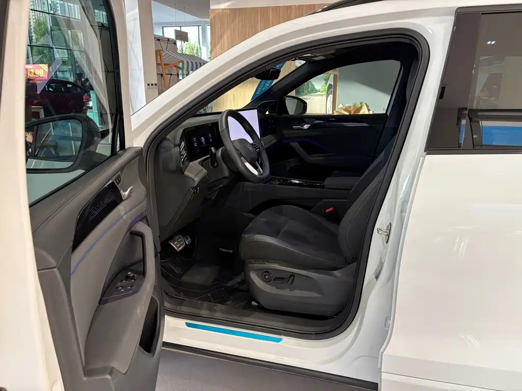 Volkswagen Tiguan L — миниатюра 6