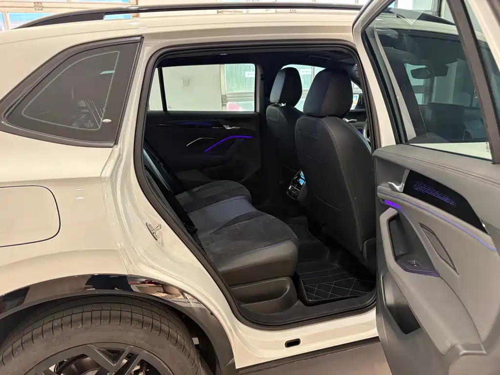 Volkswagen Tiguan L — миниатюра 9