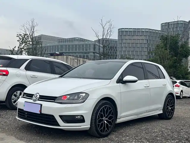 VOLKSWAGEN GOLF 2017