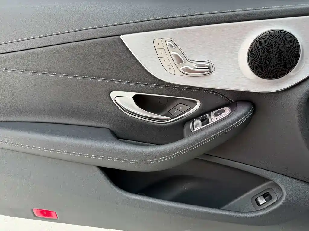 Mercedes-Benz C-Class (Import) — миниатюра 16