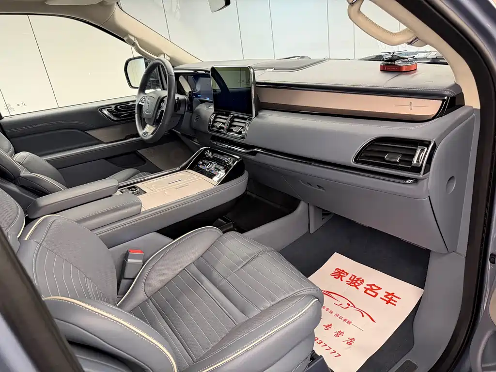 Lincoln Navigator — миниатюра 15