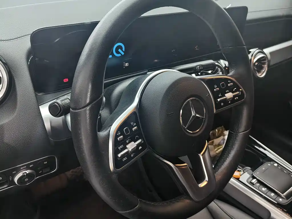 Mercedes-Benz EQB — миниатюра 10