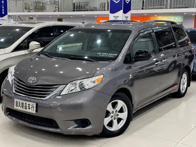 TOYOTA SIENNA