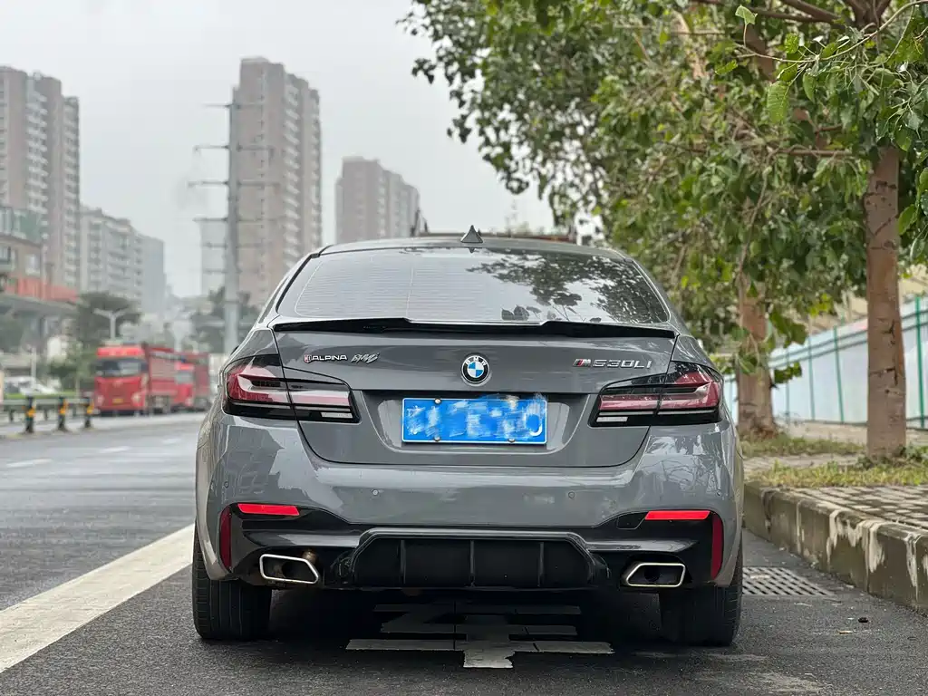 BMW 5 Series — миниатюра 18