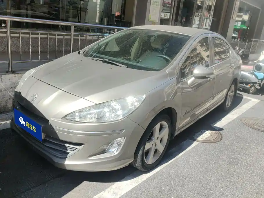 Peugeot 408