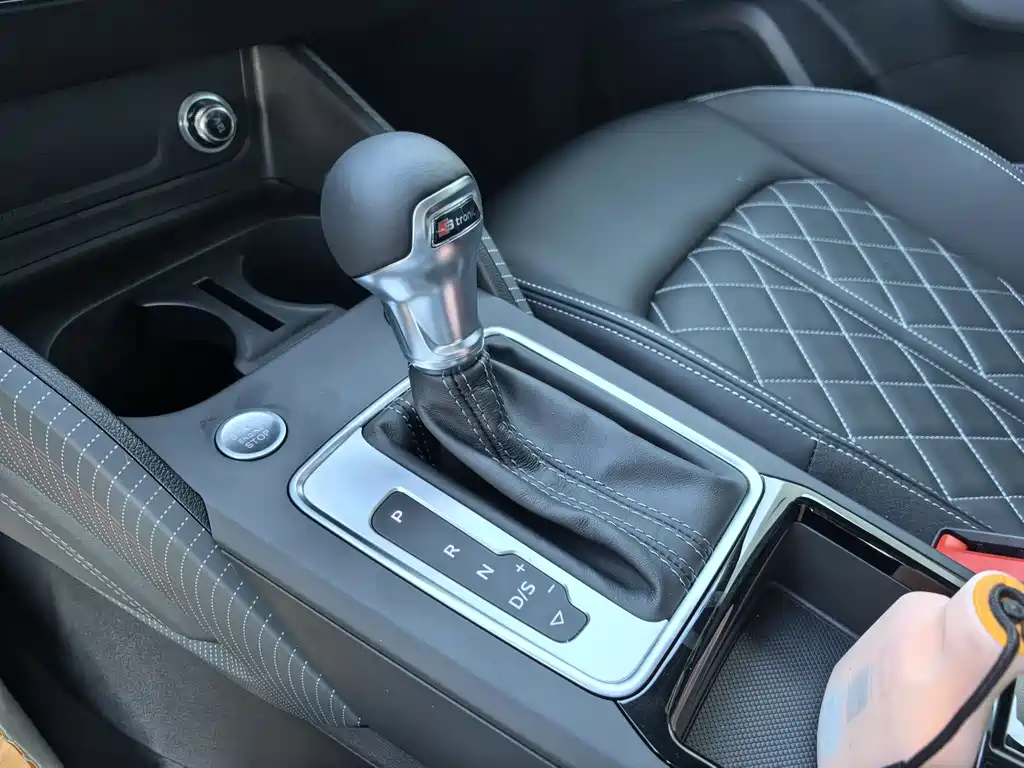 Audi Q2L 2025 35TFSI Fashion