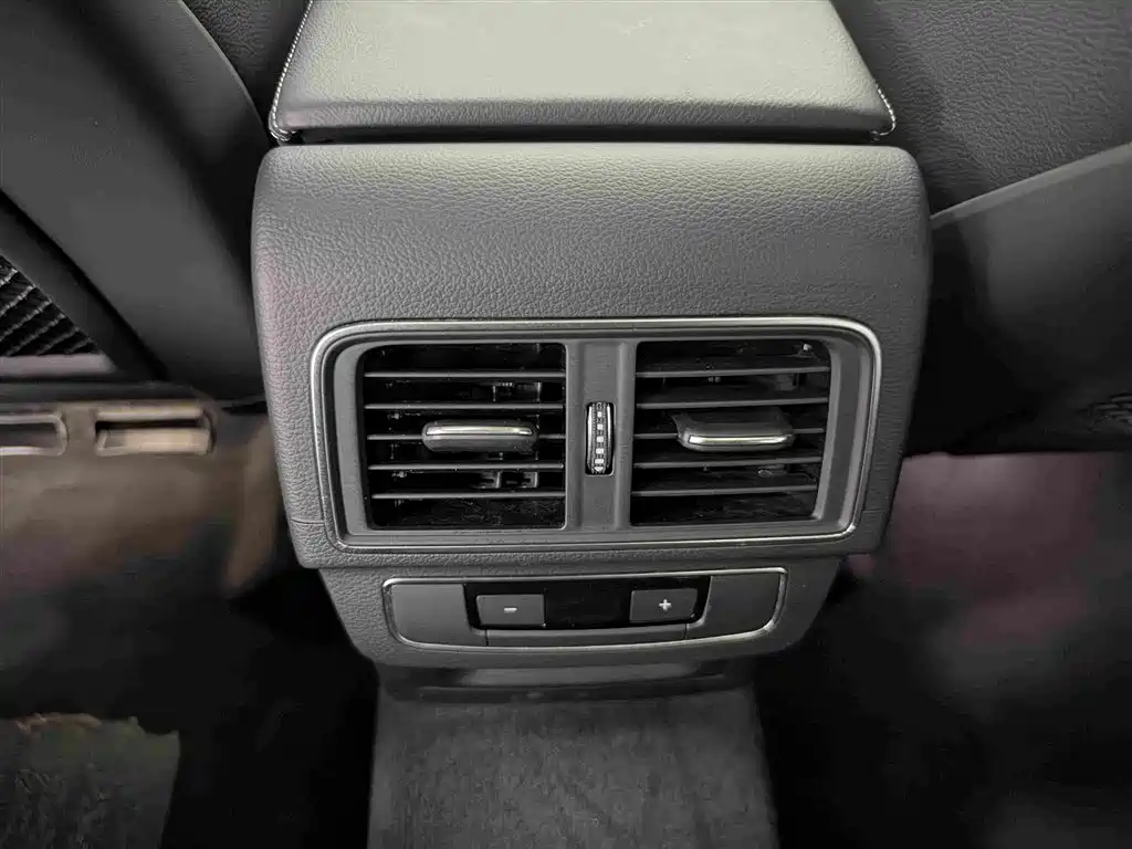 Audi Q5L — миниатюра 10