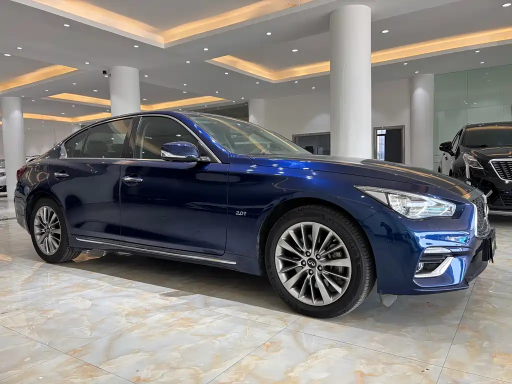 INFINITI Q50L