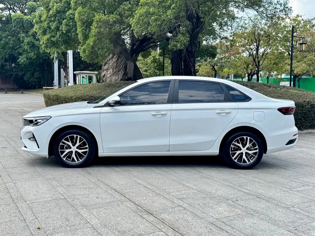 Geely Emgrand — миниатюра 4