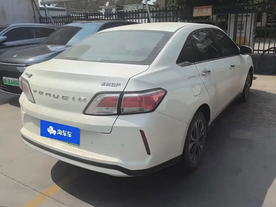 Venucia D60EV