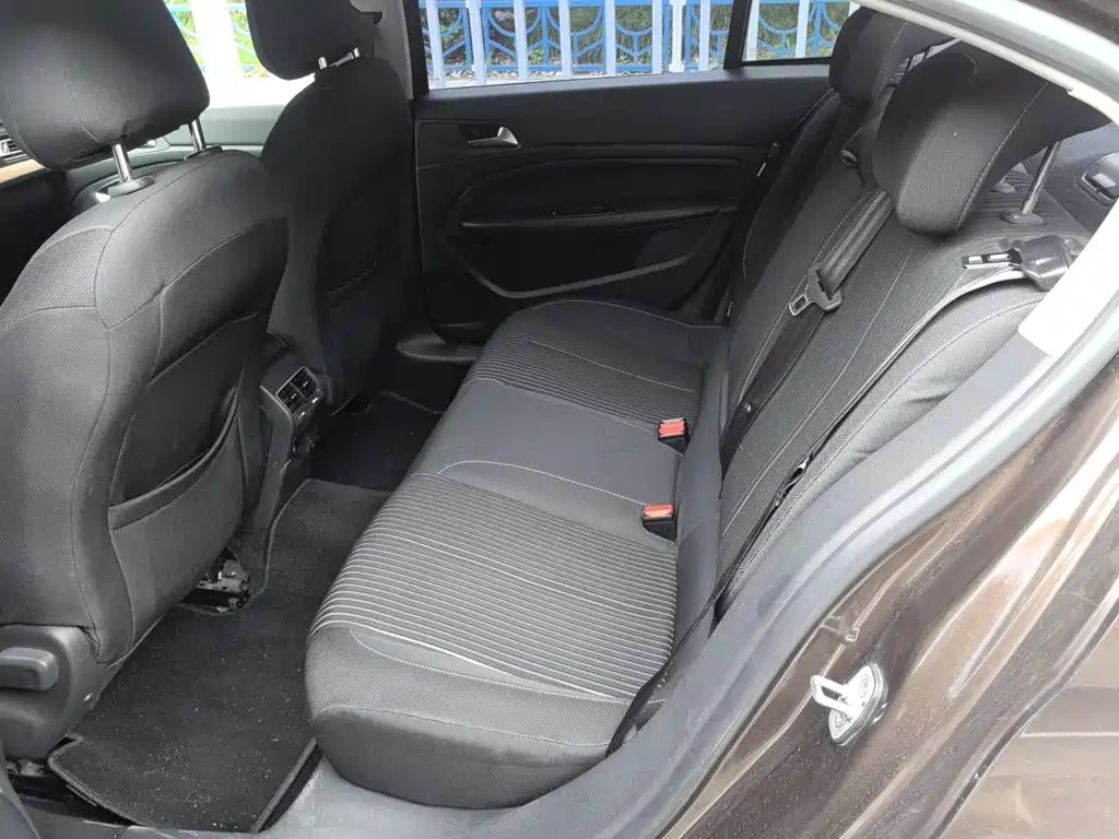 Peugeot 408 — миниатюра 18