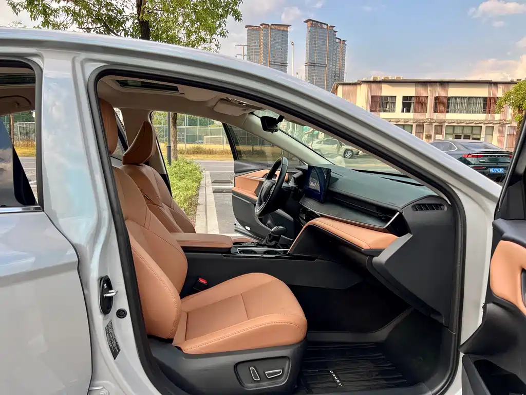 Toyota Camry — миниатюра 12