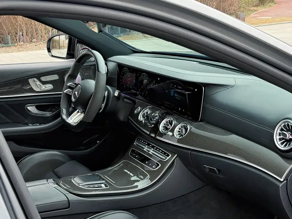 MERCEDES-BENZ E CLASS AMG