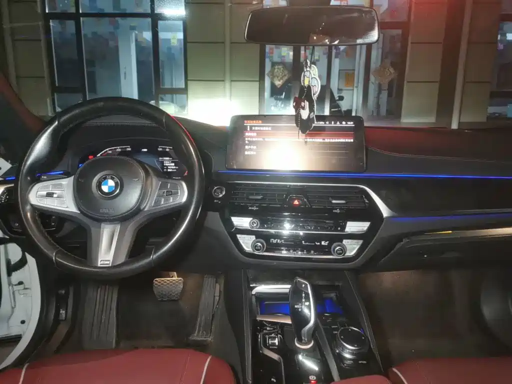 BMW 5 Series — миниатюра 10