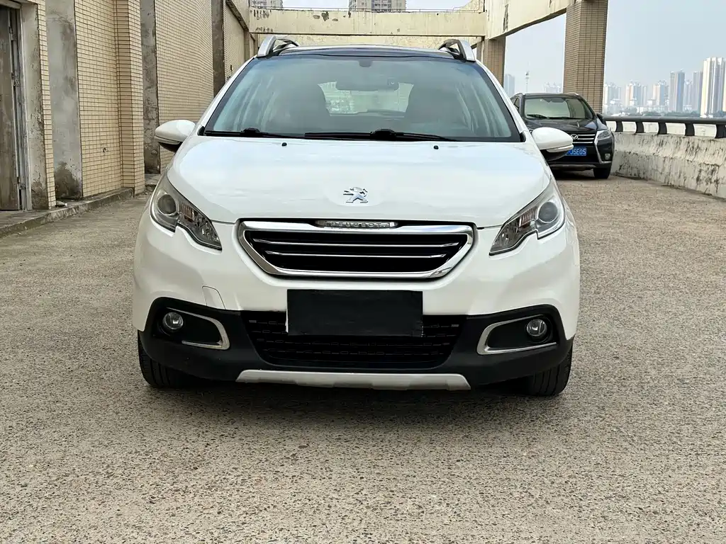 Peugeot 2008 2014 1.6L MT