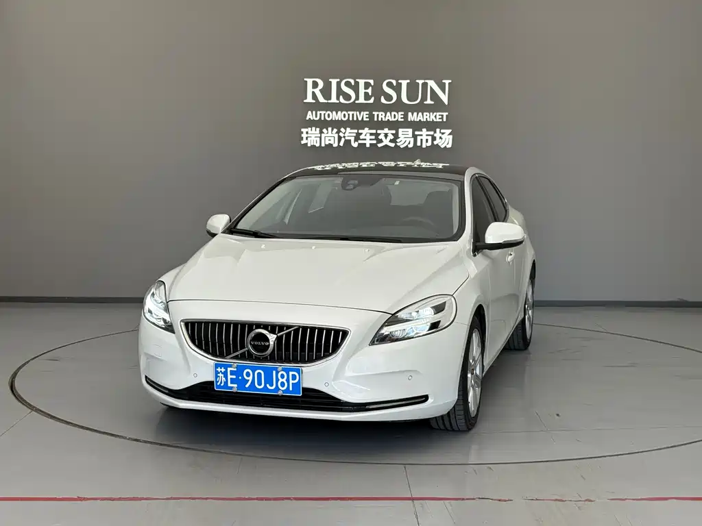 Купить Volvo V40
