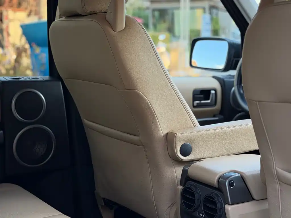 Land Rover Discovery — миниатюра 12