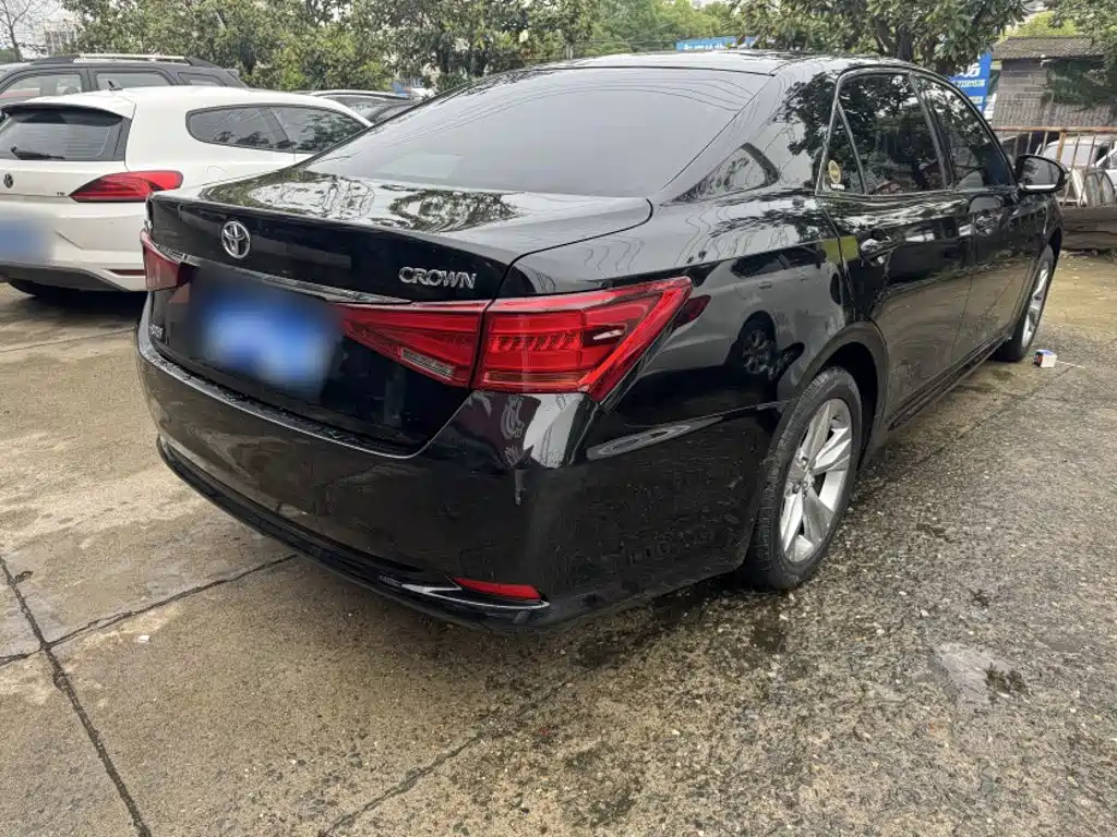 Toyota Crown 2015 2.5L Smart