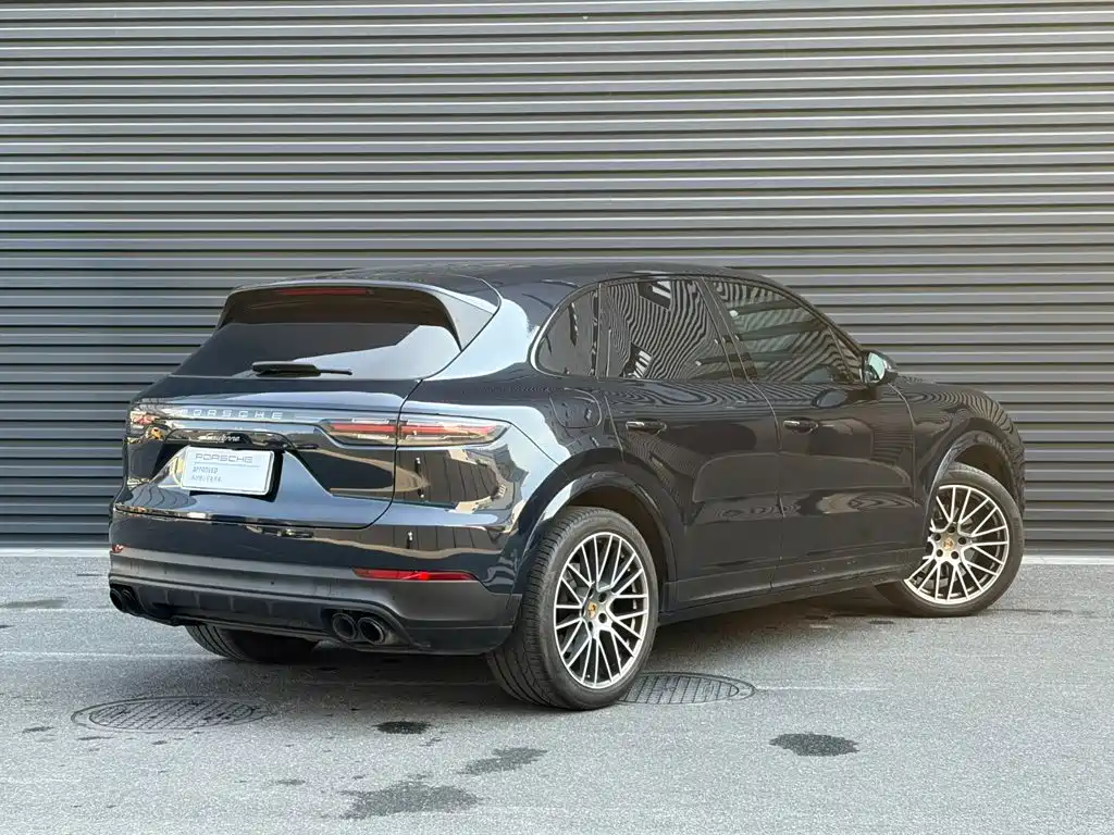 Porsche Cayenne — миниатюра 6