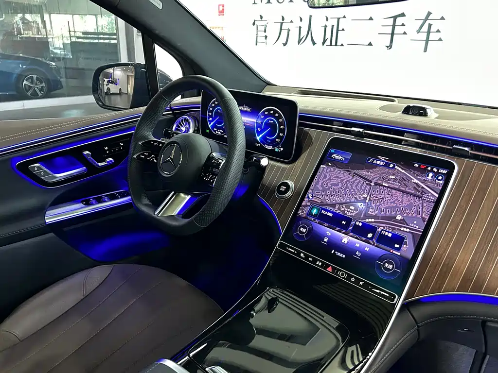 MERCEDES-BENZ EQE SUV