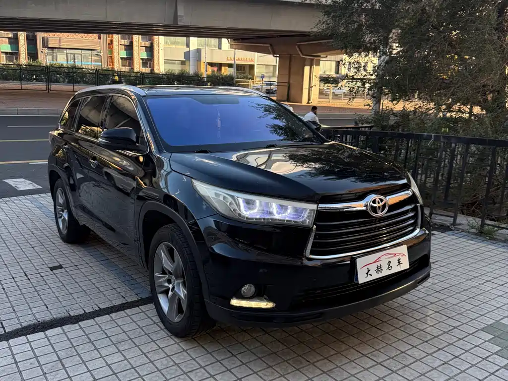 Toyota Highlander — миниатюра 3