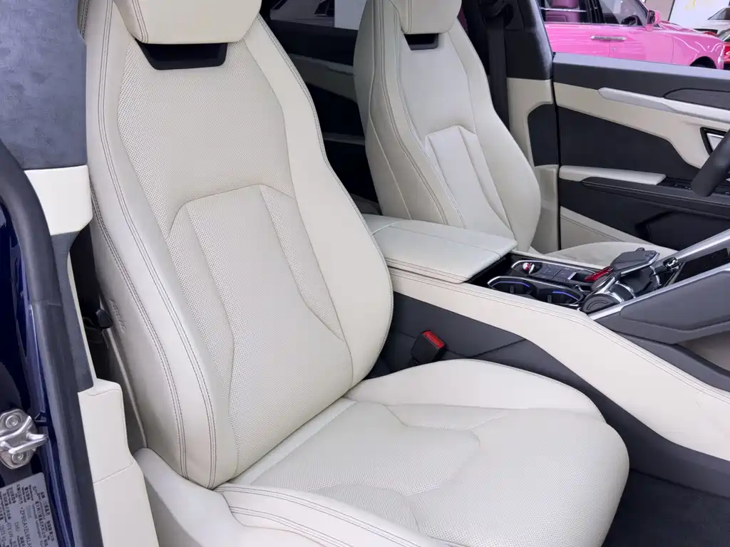 Lamborghini Urus — миниатюра 12