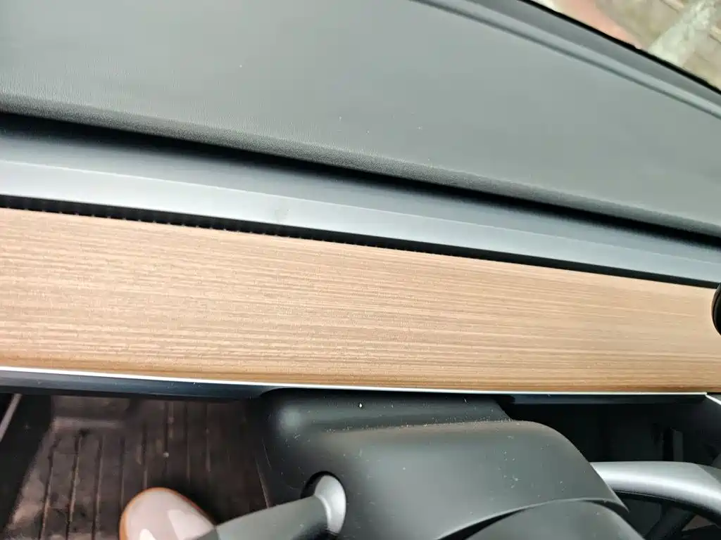 Tesla Model 3 — миниатюра 12
