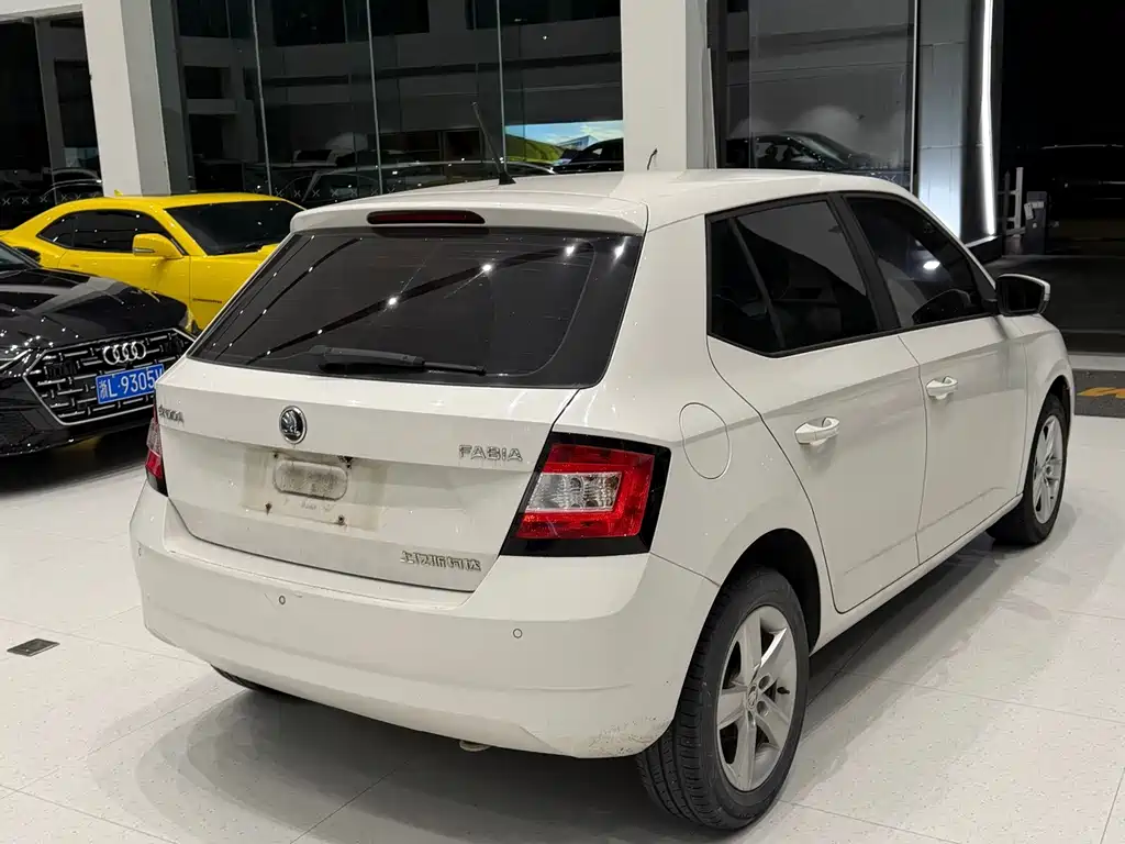 Skoda Fabia — миниатюра 3