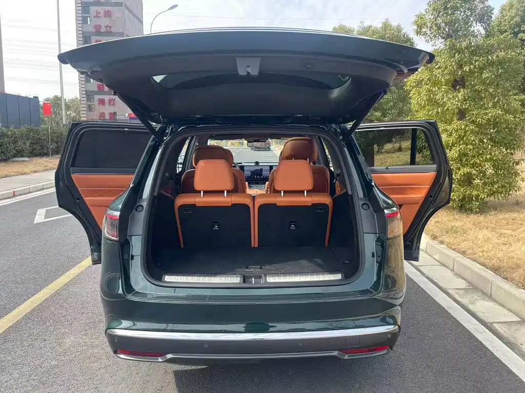 AITO ASK THE WORLD M8