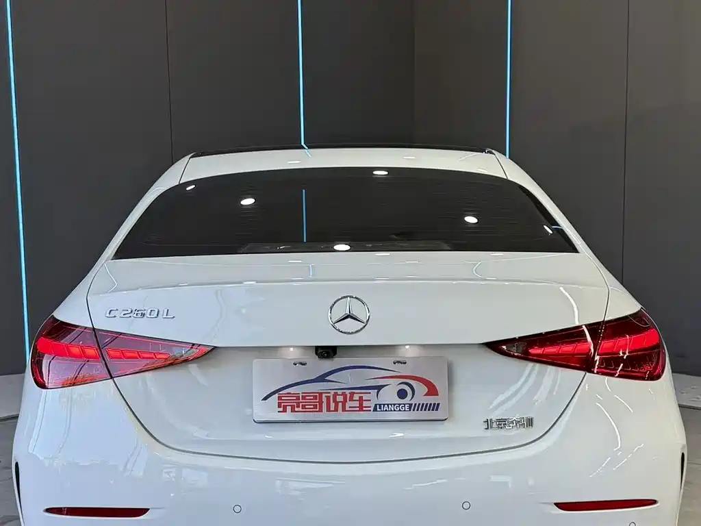 Mercedes-Benz C-Class — миниатюра 7