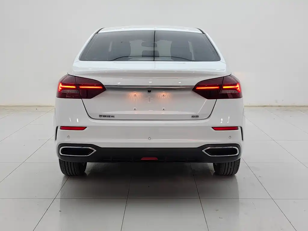 Geely Emgrand 2022 4 1.5L CVT Flagship