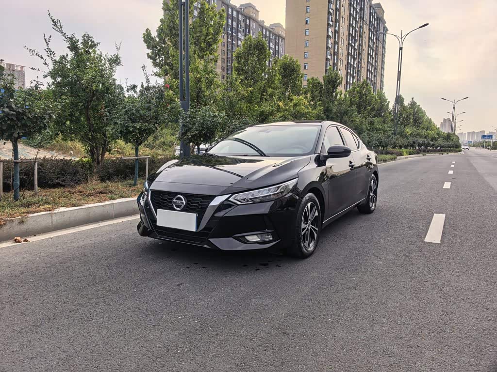 Nissan Sylphy 1.6 л 2022 г. Чёрный, пробег 16400 км