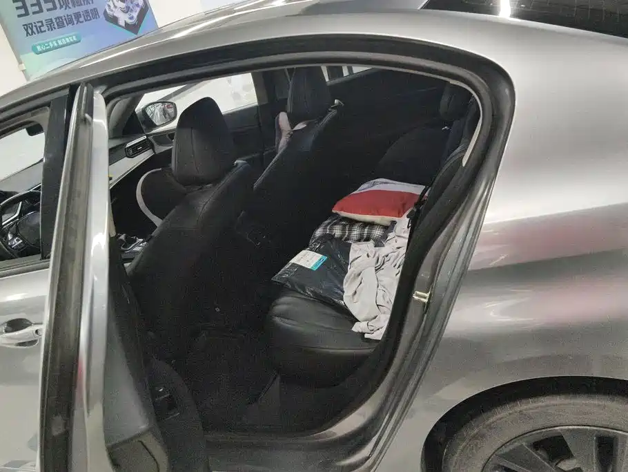 Peugeot 408 — миниатюра 11