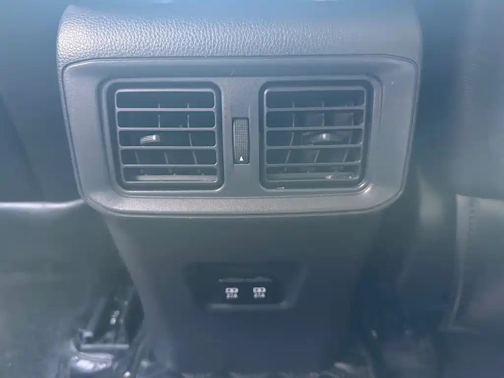 Toyota RAV4 — миниатюра 17