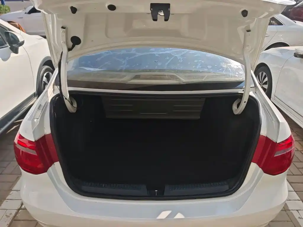 Volkswagen Jetta — миниатюра 19