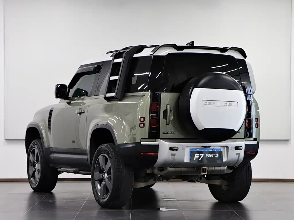 Land Rover Defender — миниатюра 4