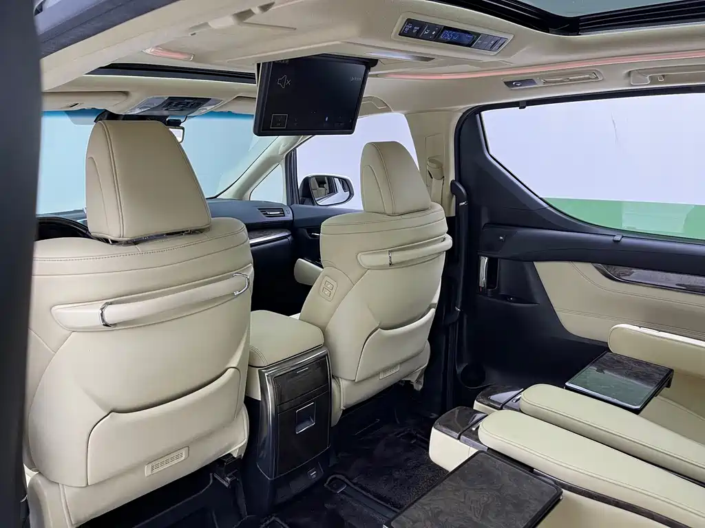 Toyota Vellfire — миниатюра 9