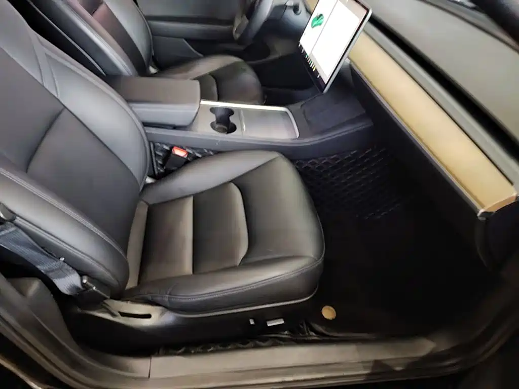 Tesla Model 3 — миниатюра 25