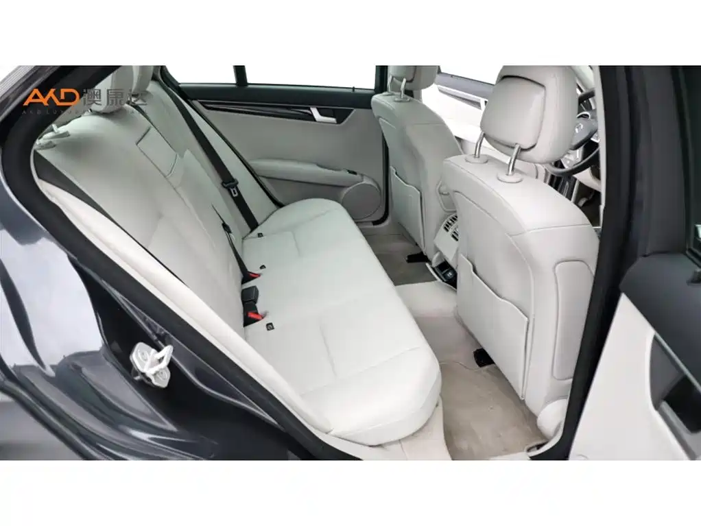 Mercedes-Benz C-Class — миниатюра 8