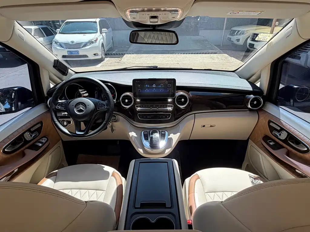 Mercedes-Benz V-Class — миниатюра 8
