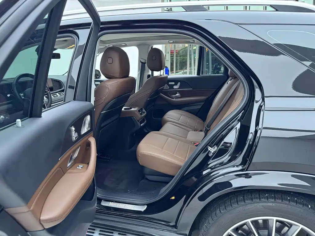 Mercedes-Benz GLE (Import) — миниатюра 8