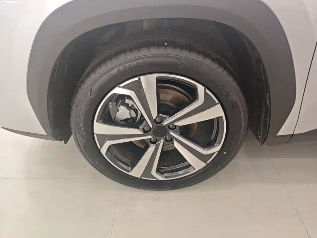 Geely Boyue L — миниатюра 23